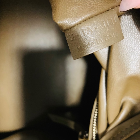 CÉLINE, A Dark Green Medium Phantom Tote bag. - Picture 2 of 8